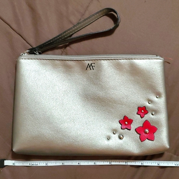 Silver Wristlet - Picture 1 of 3